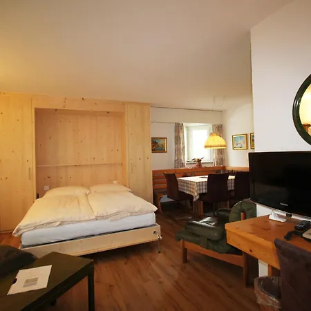 Residenza Lagrev 1 1 2 Zimmerwohnung Nr 001 - Typ 15a - Hochparterre - Nord West Sils Maria