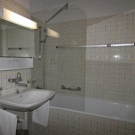 Residenza Lagrev 1 1 2 Zimmerwohnung Nr 001 - Typ 15a - Hochparterre - Nord West Sils Maria